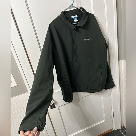 Columbia Men's Black Jacket - Picture 2 of 5